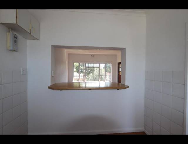 2 BEDROOM PROPERTY TO RENT IN LANSDOWNE